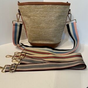 Stella & Dot Woven Bucket Bag with 2 additional Straps Zip Closure Preowned